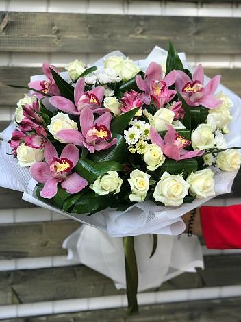 Букет цветов из: Розы и Хризантемы в Кемерово