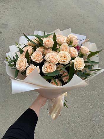 Букет Кремовые розы Латте в Кемерово
